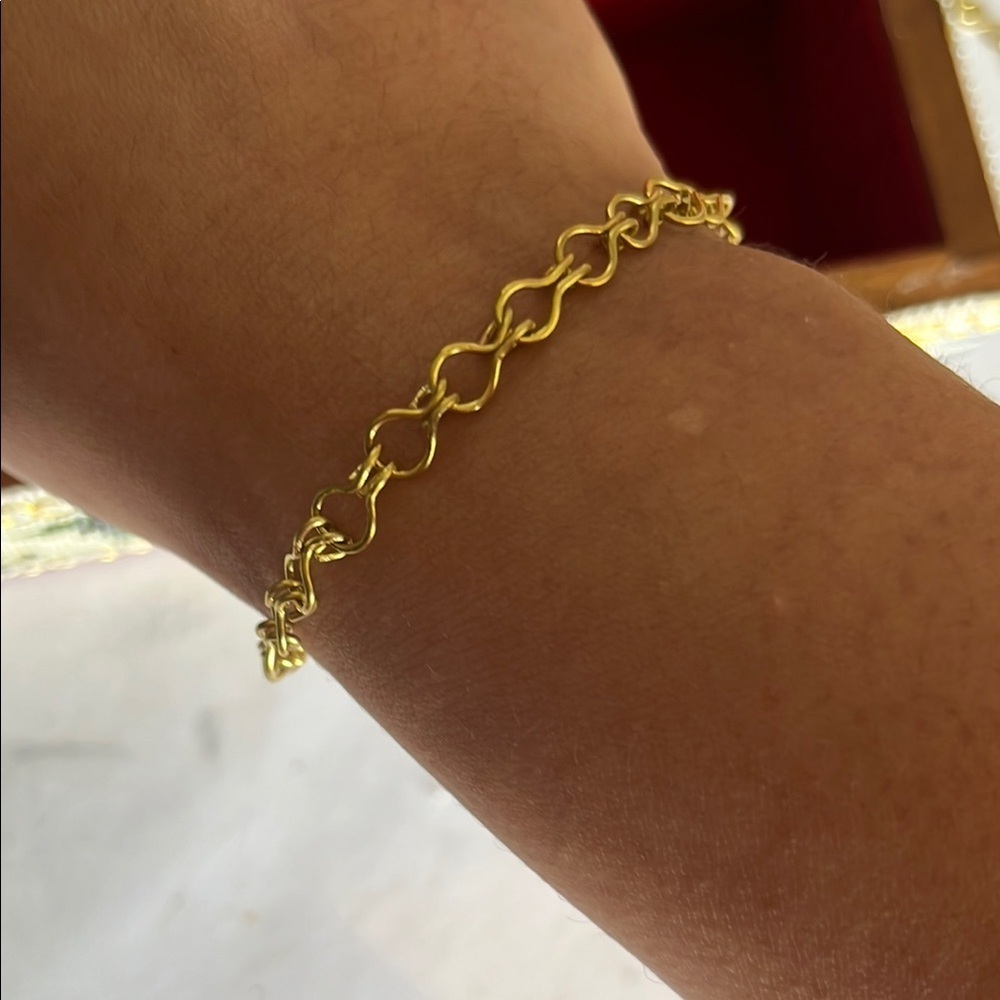 Elegant copper wire loop Chain Bracelet - Picture 3 of 6